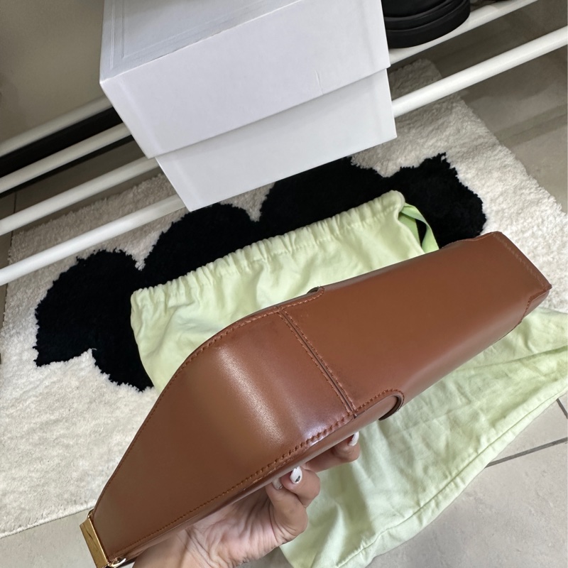 Burberry TB Logo 棕色腋下包-5