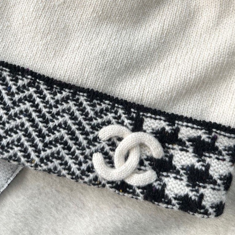 Chanel 22K 黑白配色 黑色 白色 立體雙C 千鳥格 針織 毛線帽 冷帽 帽子-2