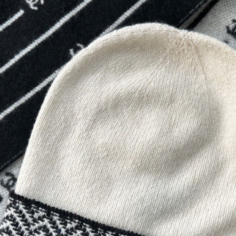 Chanel 22K 黑白配色 黑色 白色 立體雙C 千鳥格 針織 毛線帽 冷帽 帽子-4