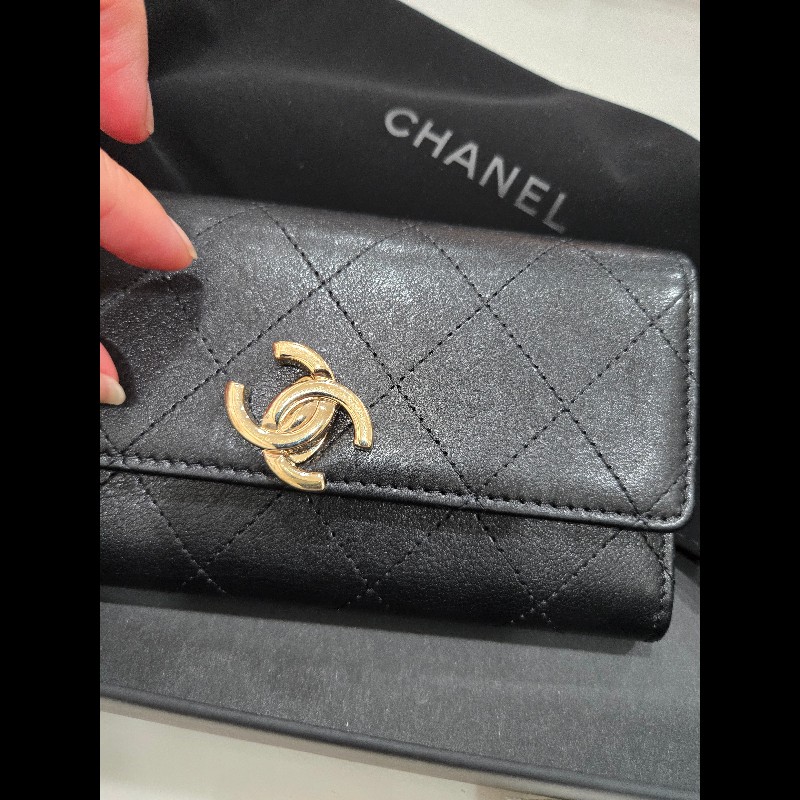 Chanel 經典轉釦 實用款中夾-3