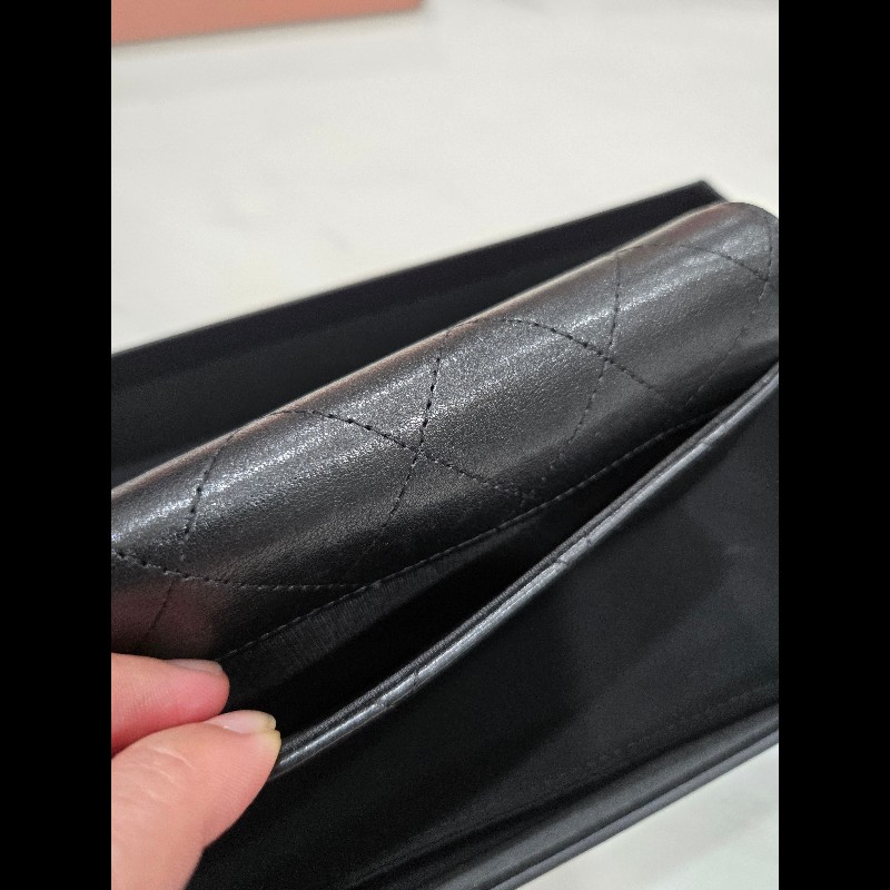 Chanel 經典轉釦 實用款中夾-12