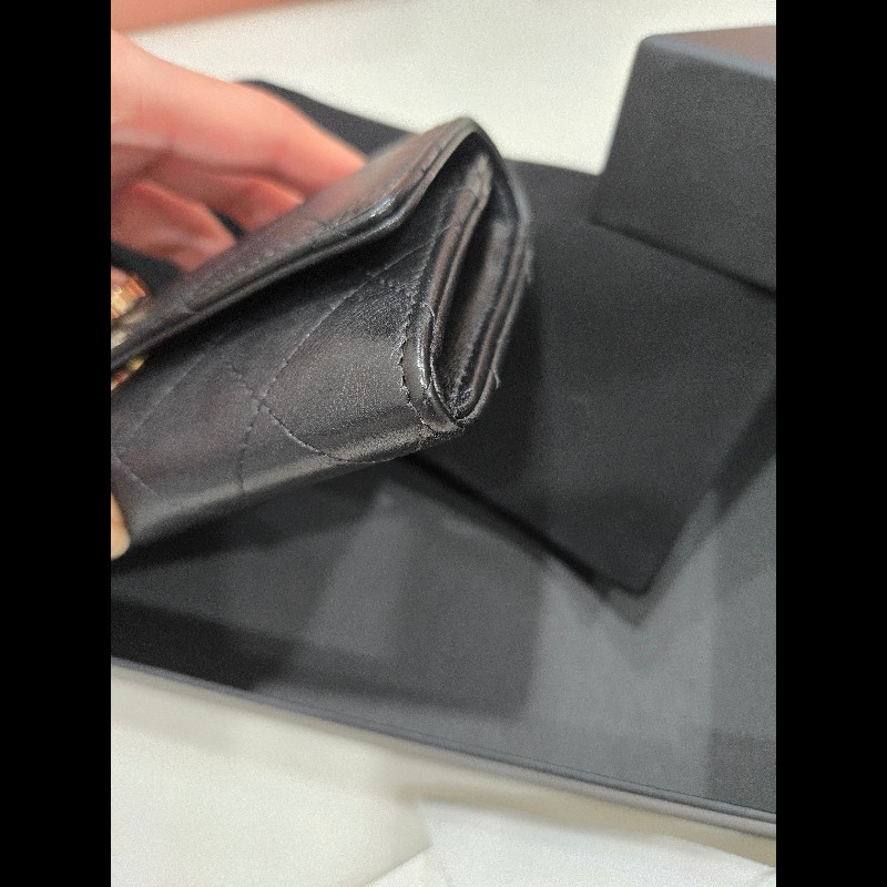 Chanel 經典轉釦 實用款中夾-15