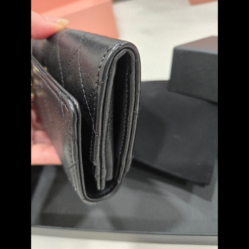 Chanel 經典轉釦 實用款中夾-17