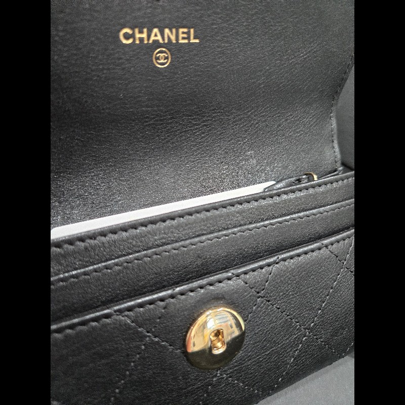 Chanel 經典轉釦 實用款中夾-21