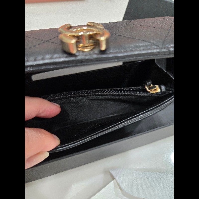 Chanel 經典轉釦 實用款中夾-23