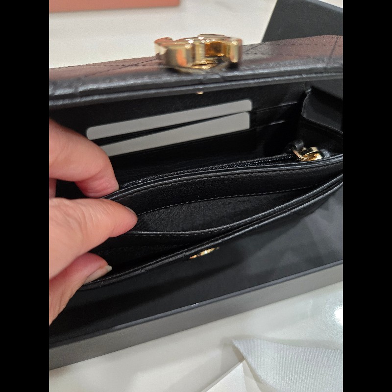 Chanel 經典轉釦 實用款中夾-24