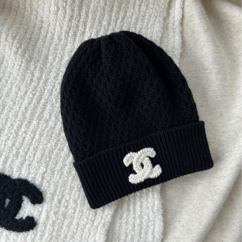 Chanel 23B 黑色 白色 立體雙C 針織 毛線帽 冷帽