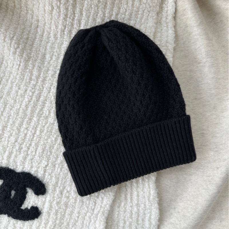 Chanel 23B 黑色 白色 立體雙C 針織 毛線帽 冷帽-1