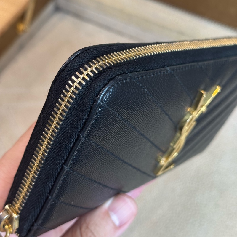 上架中🔑Saint Laurent (YSL) YSL金釦魚子醬壓紋拉鍊長夾-2