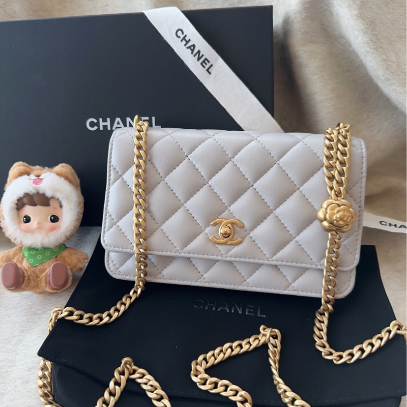 【配件:盒子 防塵袋 💕】Chanel 25p woc 灰色 淺灰色 金扣 山茶花金球 羊皮 手提 單肩 斜挎-1