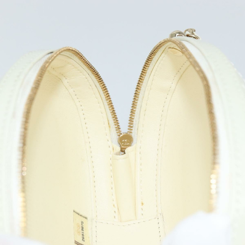 【日本直送】香奈兒 V 字縫線鏈條肩背包 白色皮革 金色 CC 標誌 Auth 144830AV-18