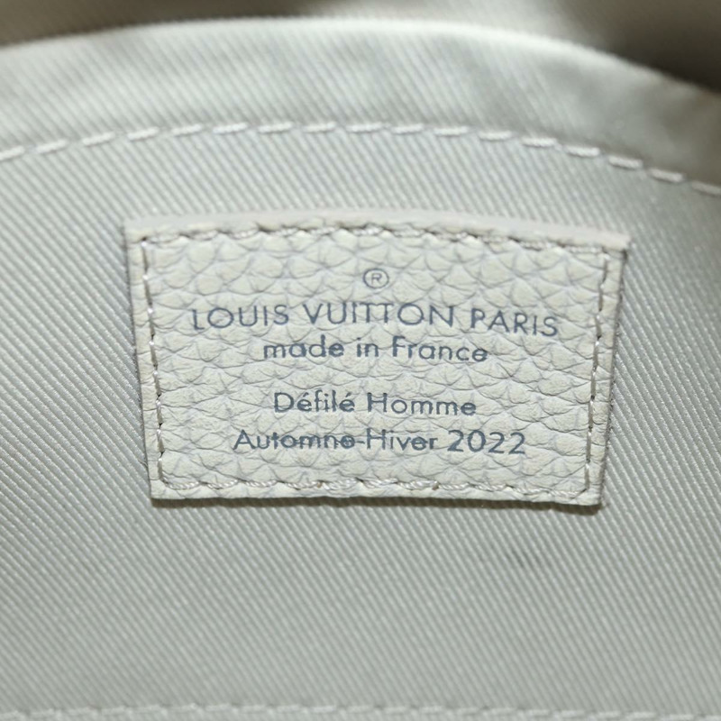 【日本直送】路易威登 Taurillon Monogram Climbing Soft Trunk Bag M81606 LV Auth 146364SM-18