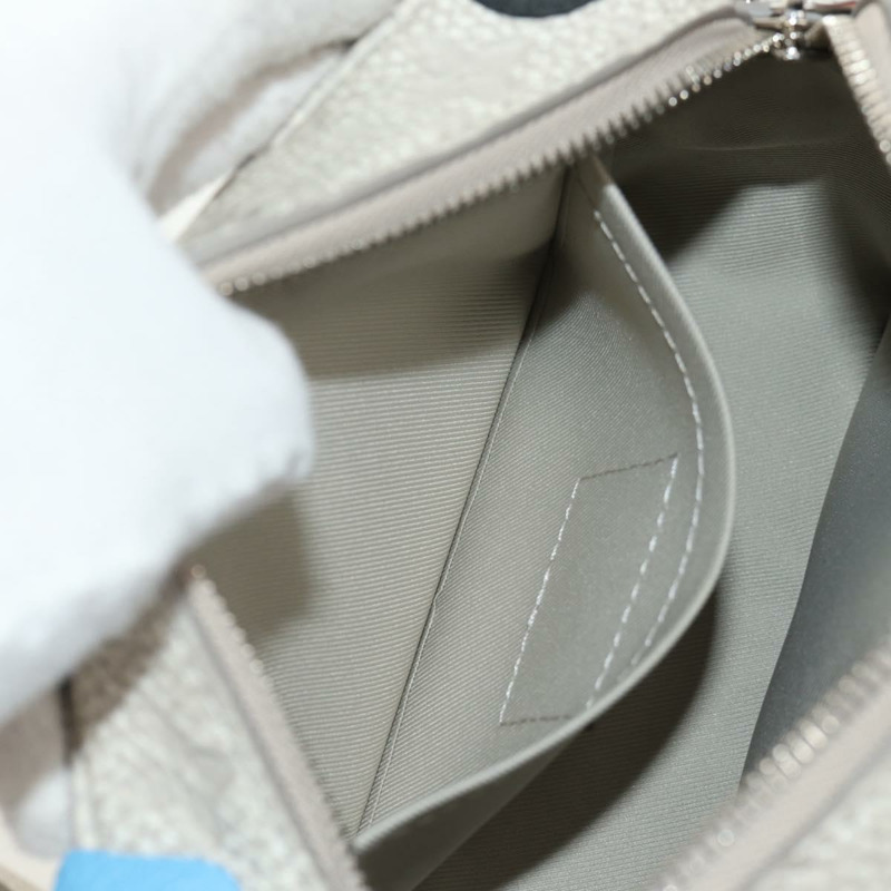 【日本直送】路易威登 Taurillon Monogram Climbing Soft Trunk Bag M81606 LV Auth 146364SM-22