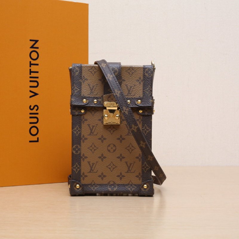 LOUIS VUITTON TrunkVertical手機包拼色PVC2019肩背包-0