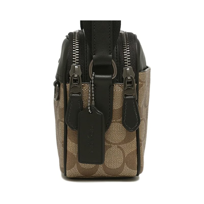 【COACH】滿版LOGO拼接皮革斜背包-卡其黑-1