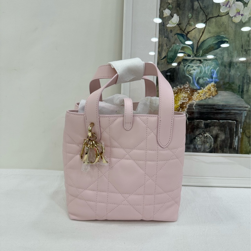 Dior/迪奧 櫻花粉toujours豎版小號菜籃 25編碼 全新 有原購證 尺寸：16*12*18cm-1