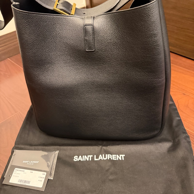 SAINT LAURENT LE5A7HOBO大號黑色牛皮金扣肩背包-1
