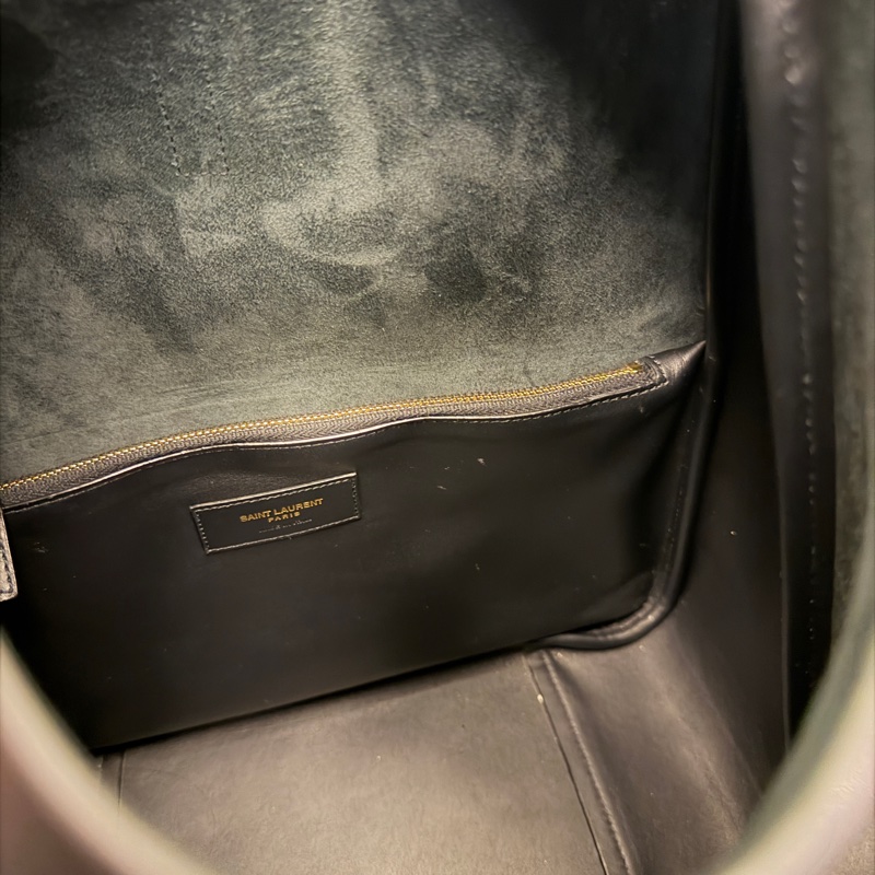 SAINT LAURENT LE5A7HOBO大號黑色牛皮金扣肩背包-4
