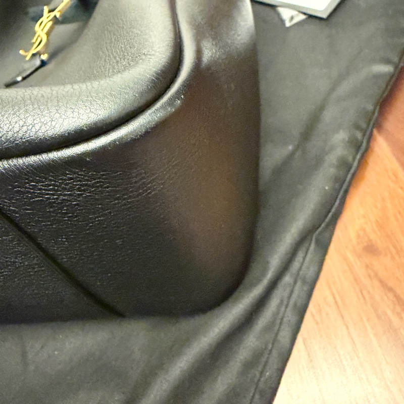 SAINT LAURENT LE5A7HOBO大號黑色牛皮金扣肩背包-11