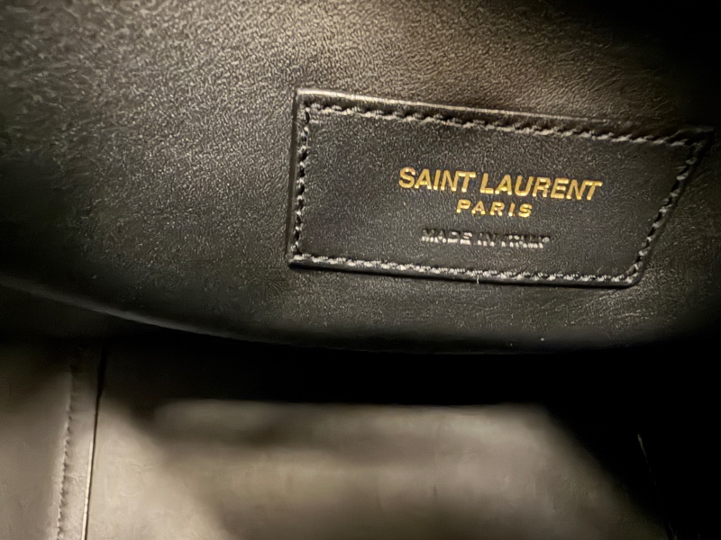 SAINT LAURENT LE5A7HOBO大號黑色牛皮金扣肩背包-18