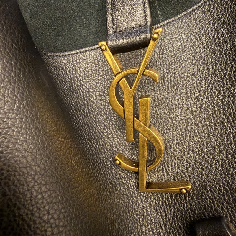 SAINT LAURENT LE5A7HOBO大號黑色牛皮金扣肩背包-20