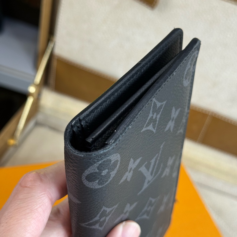 Louis Vuitton黑色原花Brazza對開長夾🖤🩶帥氣實用-5