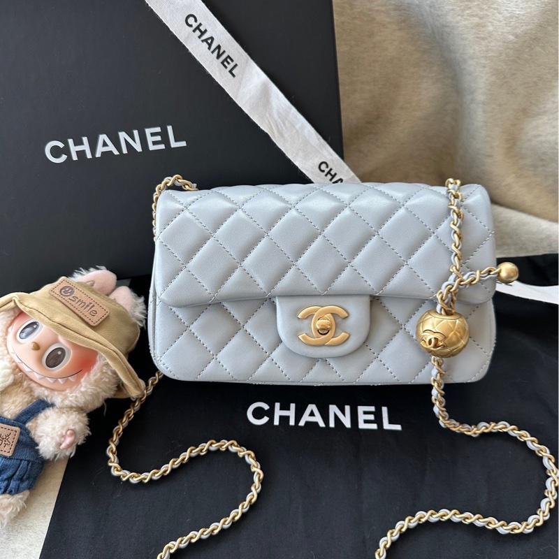 【配件:帶票大全套 💕】 Chanel 24K cf 大mini 灰色 淺灰色 金扣 金球 羊皮 手提 單肩 斜挎-0