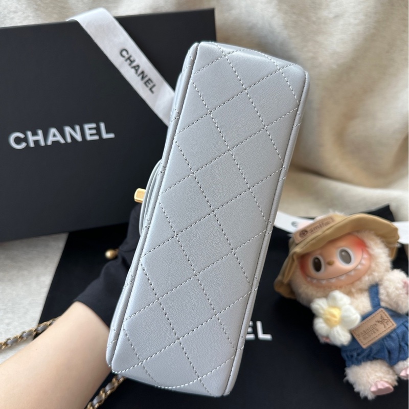 【配件:帶票大全套 💕】 Chanel 24K cf 大mini 灰色 淺灰色 金扣 金球 羊皮 手提 單肩 斜挎-5