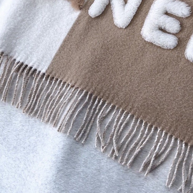 Chanel 米色 棕色 立體 logo 雙C 圍巾 披肩-4