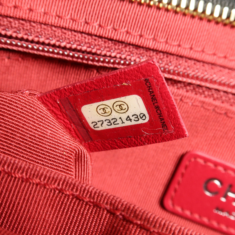 CHANEL 牛皮皮革Gabrielle Medium鏈帶肩背袋-6