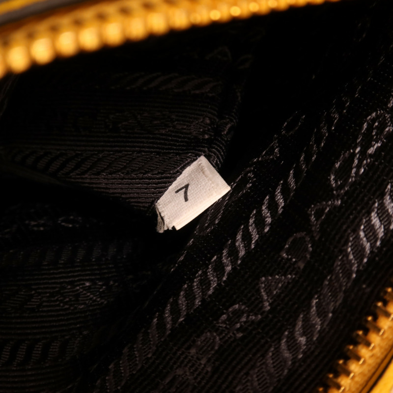 PRADA 牛皮皮革2 Way Shoulder金扣手挽袋-11