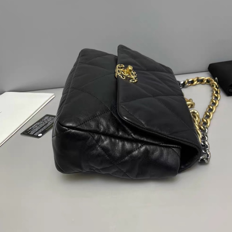 🌷秋冬必備！Chanel 香奈兒 19Bag 黑金菱格紋 全皮 中號-4