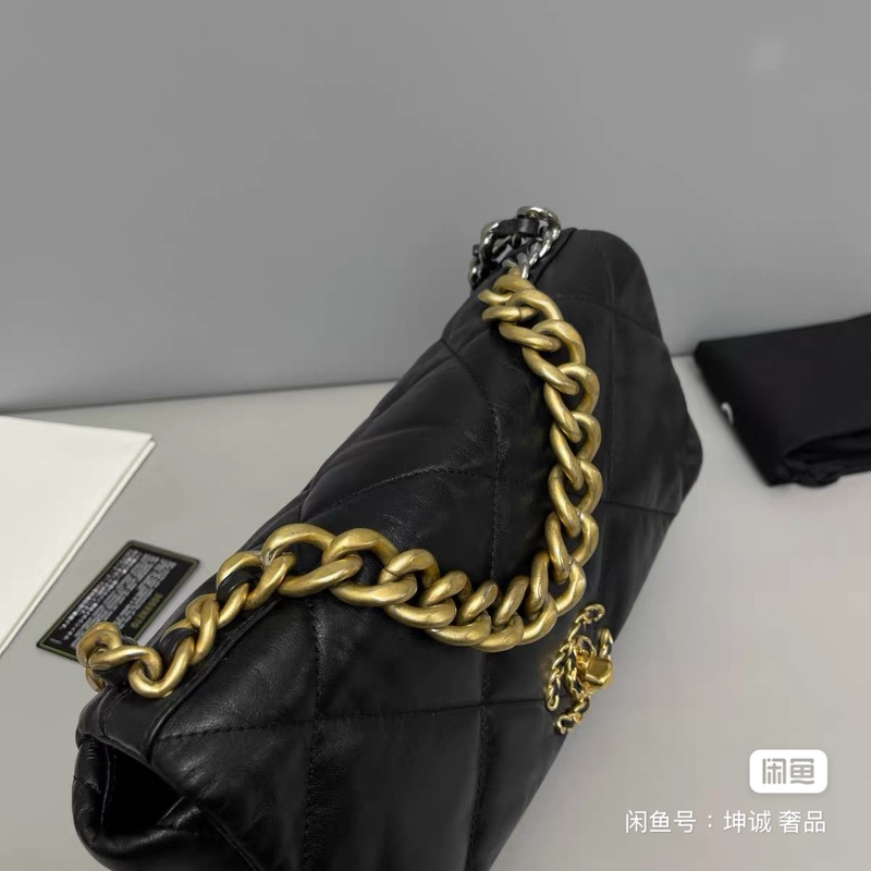 🌷秋冬必備！Chanel 香奈兒 19Bag 黑金菱格紋 全皮 中號-5