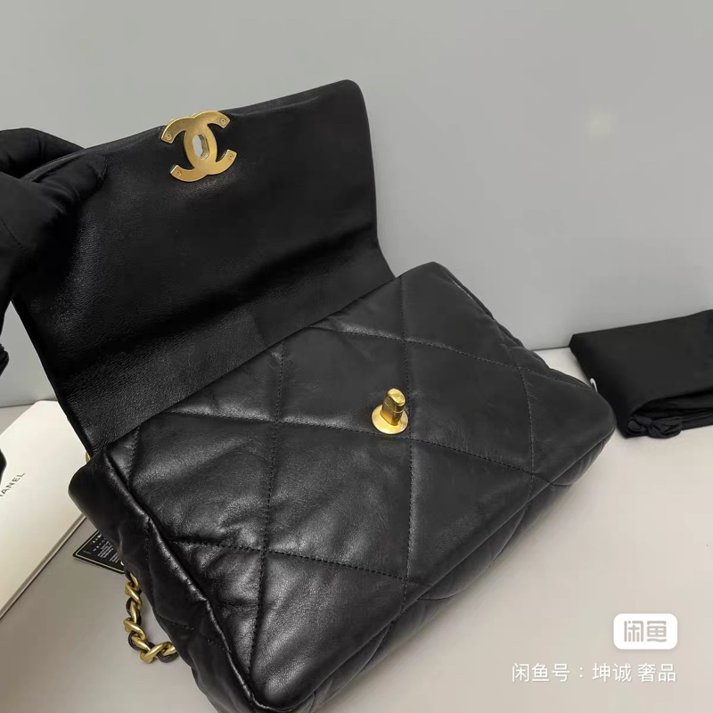 🌷秋冬必備！Chanel 香奈兒 19Bag 黑金菱格紋 全皮 中號-6