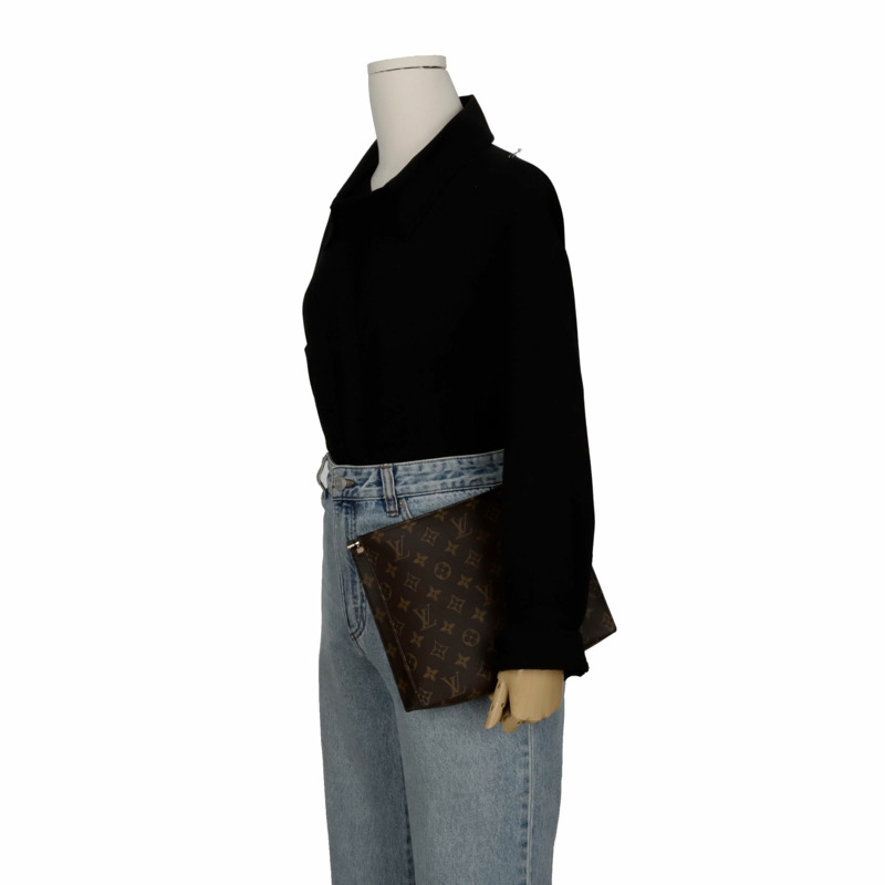 LOUIS VUITTON M47542 手拿盥洗包 26 袋-10