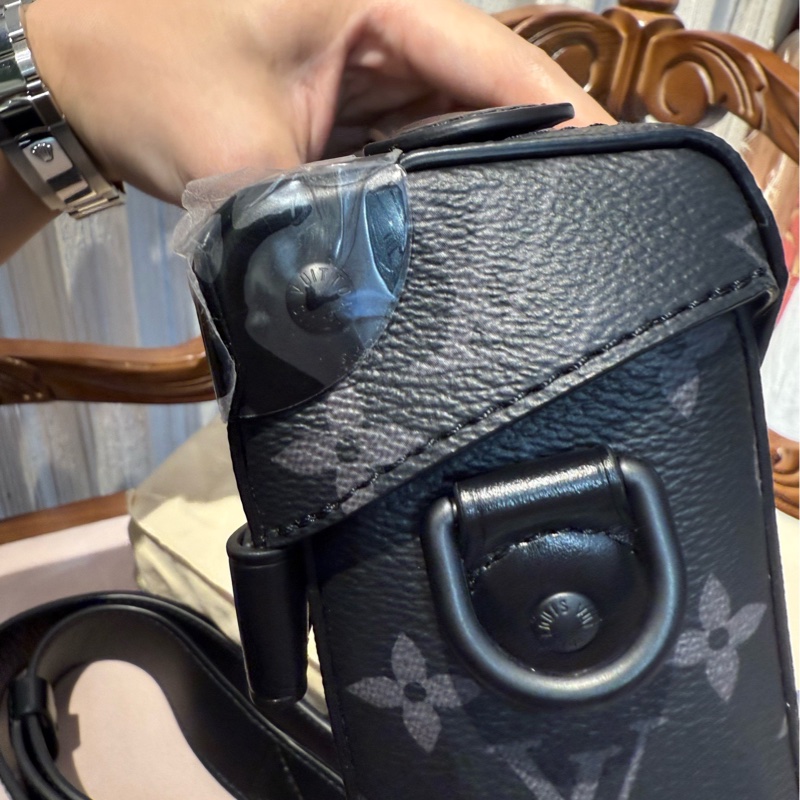 LV 新款黑武士Soul Trunk男士斜挎包-5