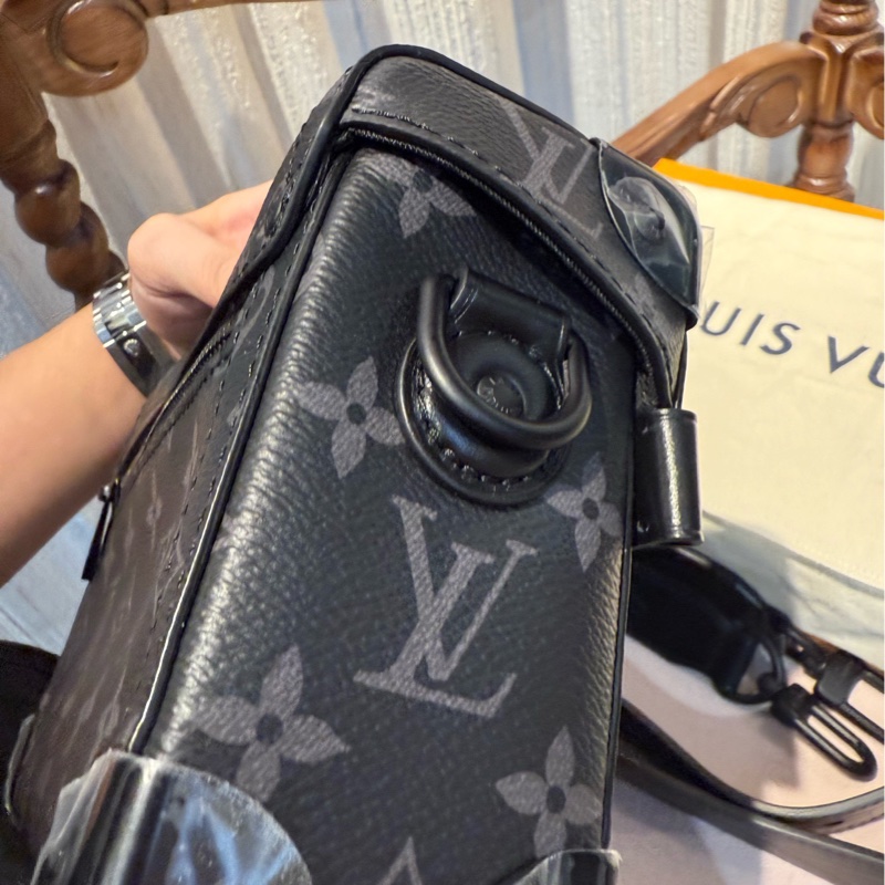 LV 新款黑武士Soul Trunk男士斜挎包-8