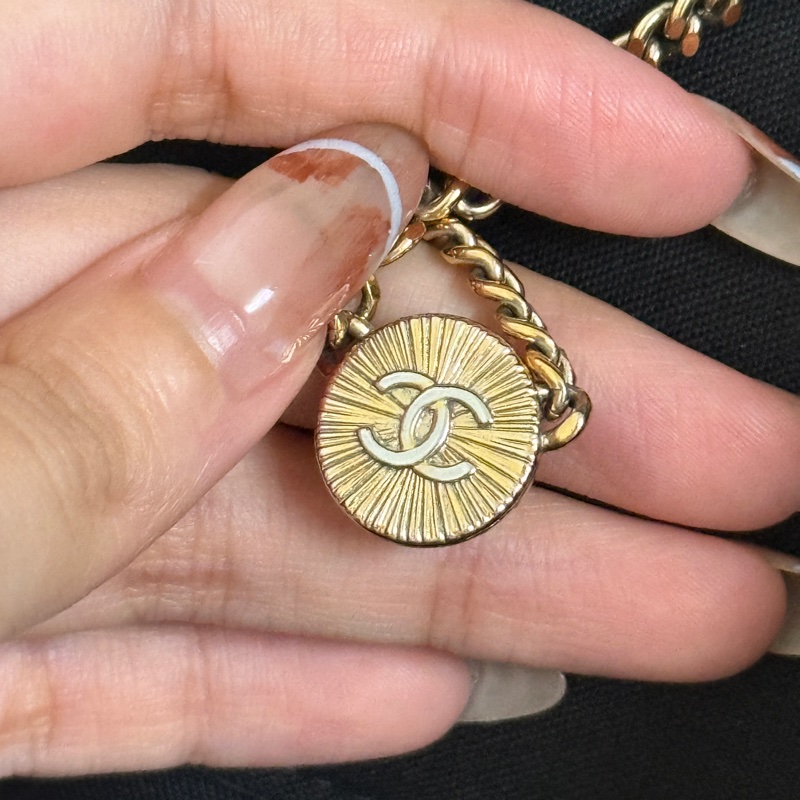 chanel 鈕扣淡金色項鍊choker-5