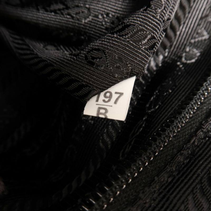 PRADA 尼龍2 Way Shoulder銀扣手挽肩背兩用袋-11