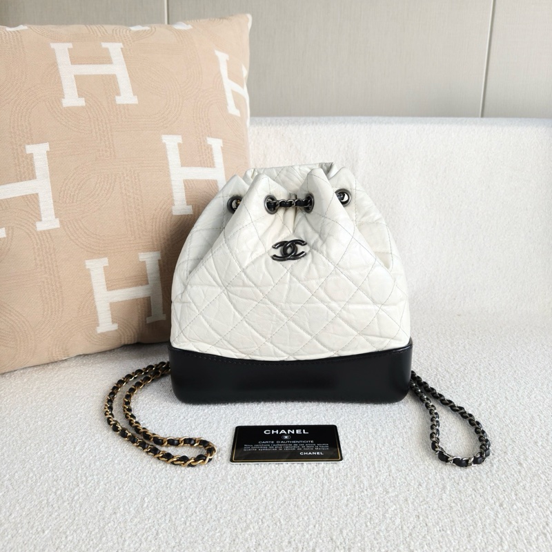 🌷高CP值包款!Chanel 香奈兒 流浪系列 雙肩後背包 黑白熊貓配色 銀扣-0