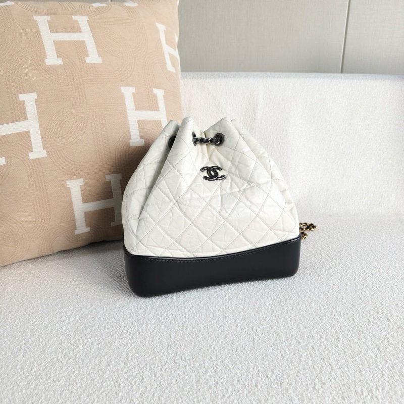 🌷高CP值包款!Chanel 香奈兒 流浪系列 雙肩後背包 黑白熊貓配色 銀扣-5