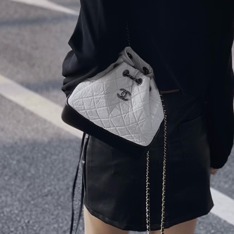 🌷高CP值包款!Chanel 香奈兒 流浪系列 雙肩後背包 黑白熊貓配色 銀扣-7