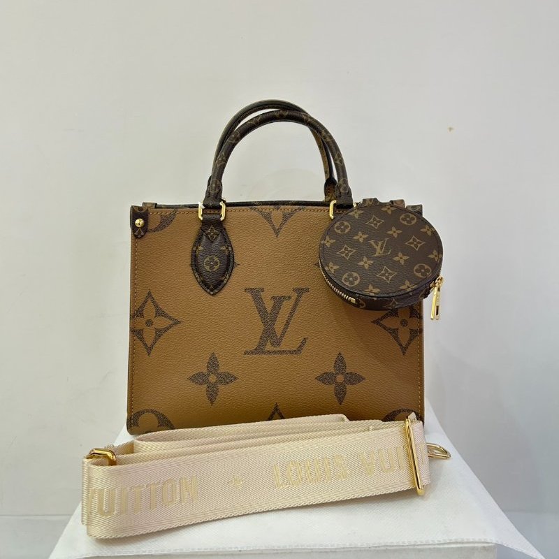 LV黑EPI金釦Twist PM-0