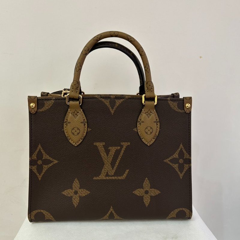 LV黑EPI金釦Twist PM-3