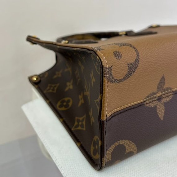 LV黑EPI金釦Twist PM-5