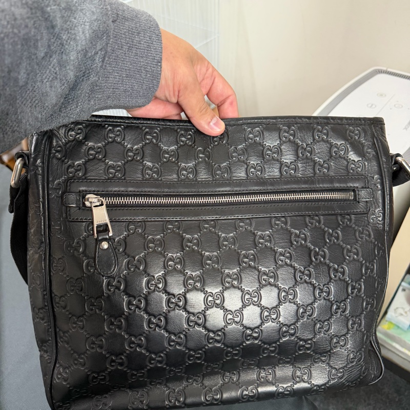 Gucci 黑色牛皮單肩斜挎包-1