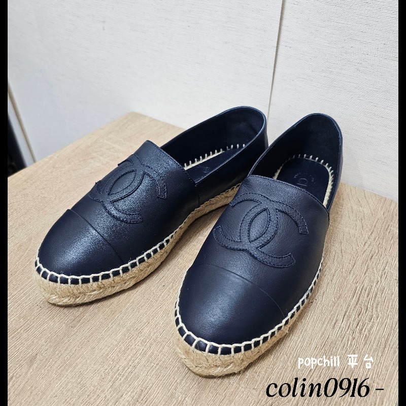 [ 未使用品項專櫃五折出❣️] Chanel香奈兒深藍牛皮雙C鉛筆鞋-0