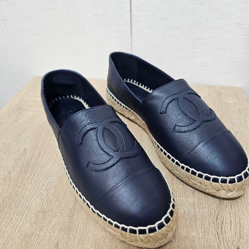 [ 未使用品項專櫃五折出❣️] Chanel香奈兒深藍牛皮雙C鉛筆鞋-2