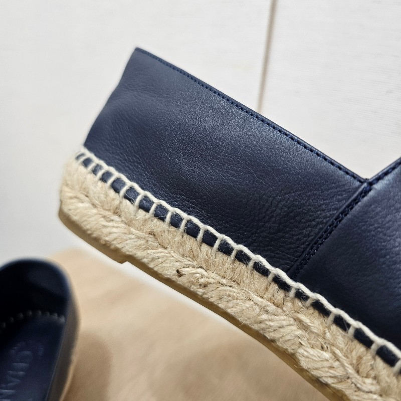 [ 未使用品項專櫃五折出❣️] Chanel香奈兒深藍牛皮雙C鉛筆鞋-5