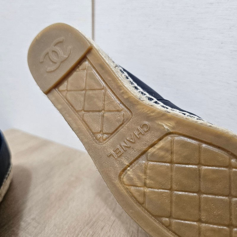 [ 未使用品項專櫃五折出❣️] Chanel香奈兒深藍牛皮雙C鉛筆鞋-6